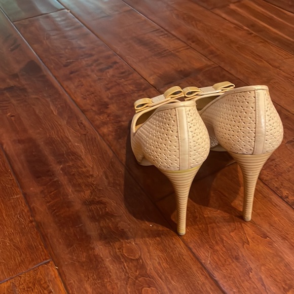 Salvatore Ferragamo Heels. Good condition. - Picture 9 of 9